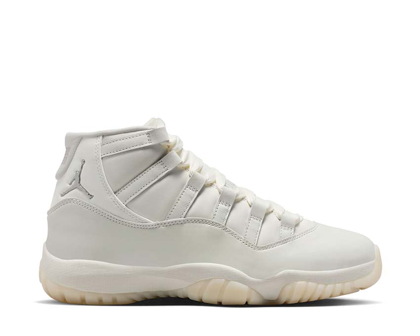 Air Jordan 11 Retro W AR0715-110