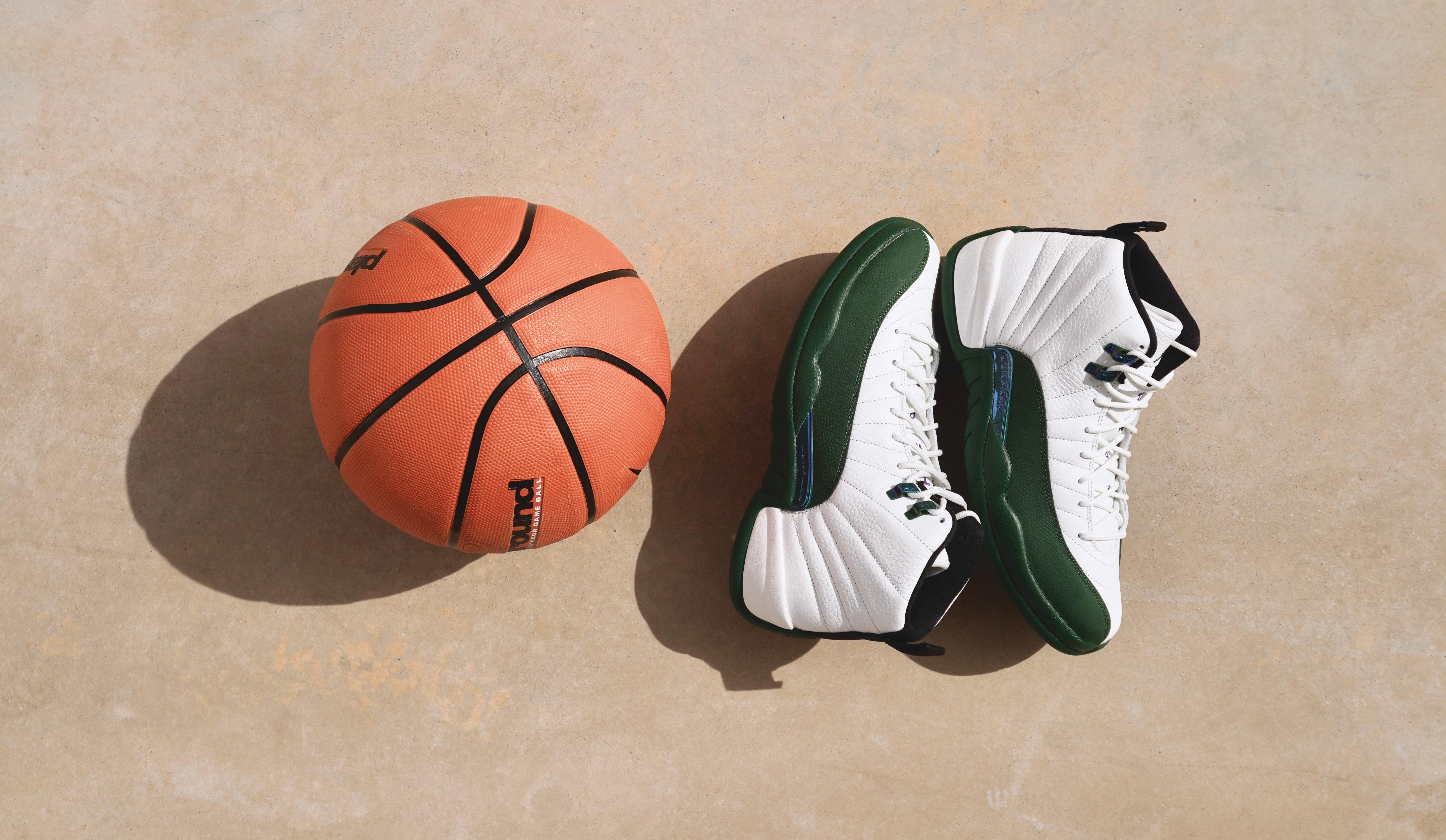 Deportivas Jordan blanca y verdes