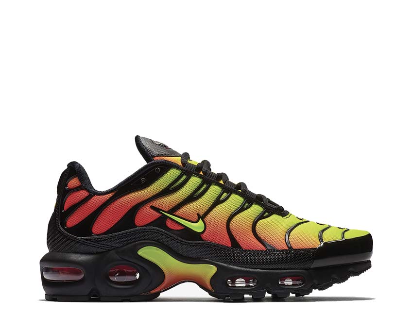 Buy Nike Air Max Plus W Solar Red AQ9979 001 NOIRFONCE