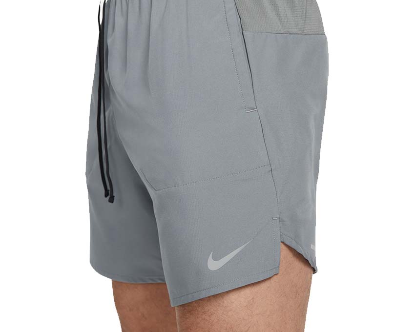 Nike Stride Smoke Grey / Black / Reflective Silver DM4761-84