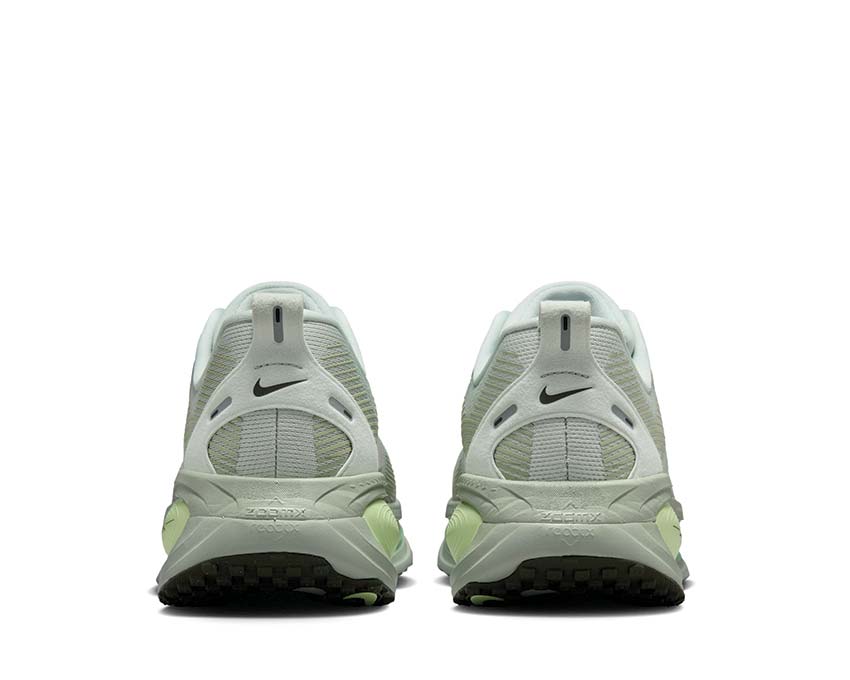 Nike Vomero 18 Light Silver / College Grey - Barely Volt HM6803-002