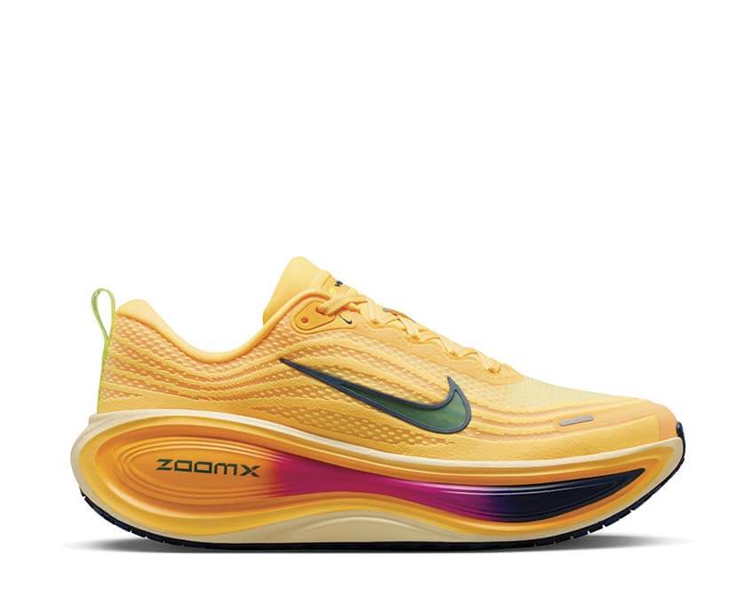 カメ　07/02 Nike Vomero Plus 