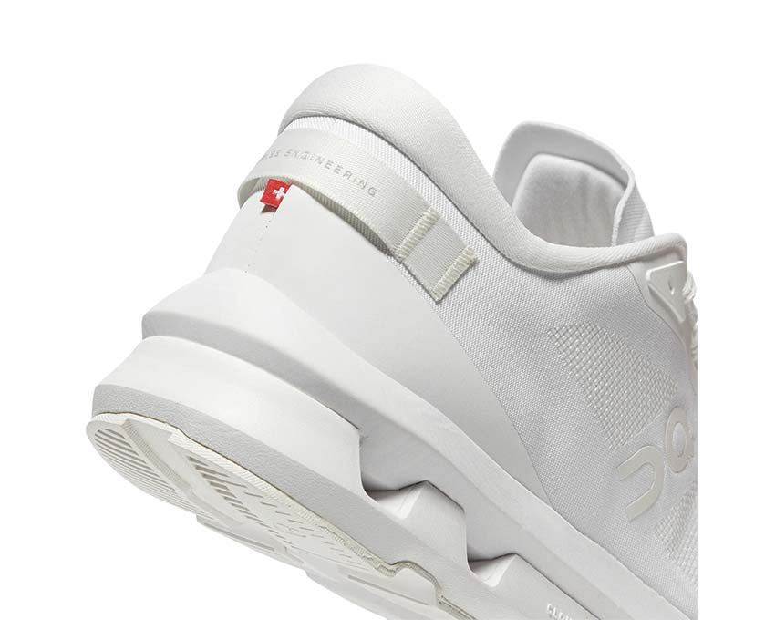 ON Cloudzone M White 3MF10081200