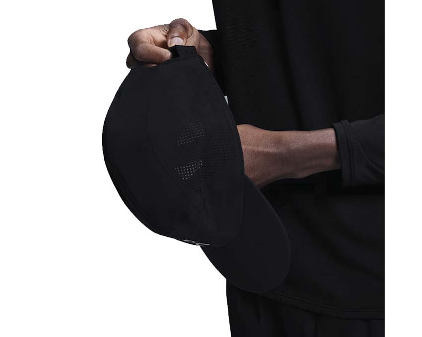 ON Performance Cap Black 2UE30500553