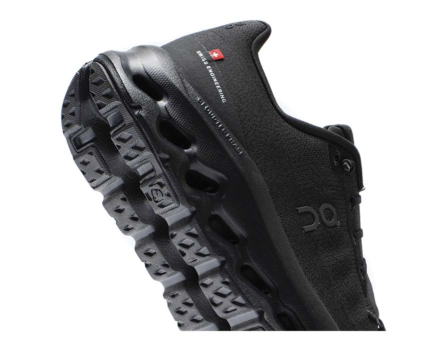 On Cloudtilt "Black"