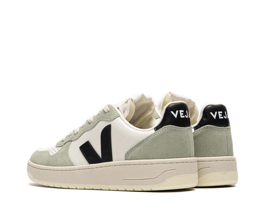Veja V-10 Leather Pure Black / Clay VI0220500A