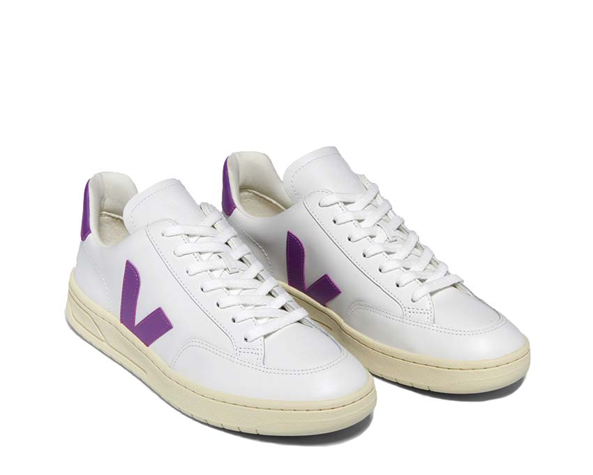 Veja V-12 Leather White / Cosmos XD0203678A