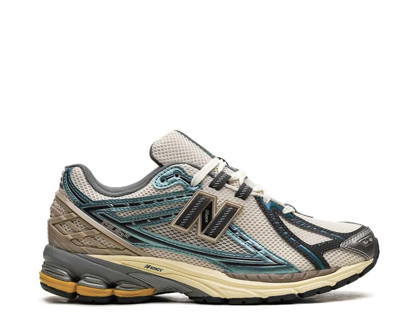 Vibram outsole of the New Balance Minimus 10 v1 New Spruce Moonbeam and Driftwood M1906RRC