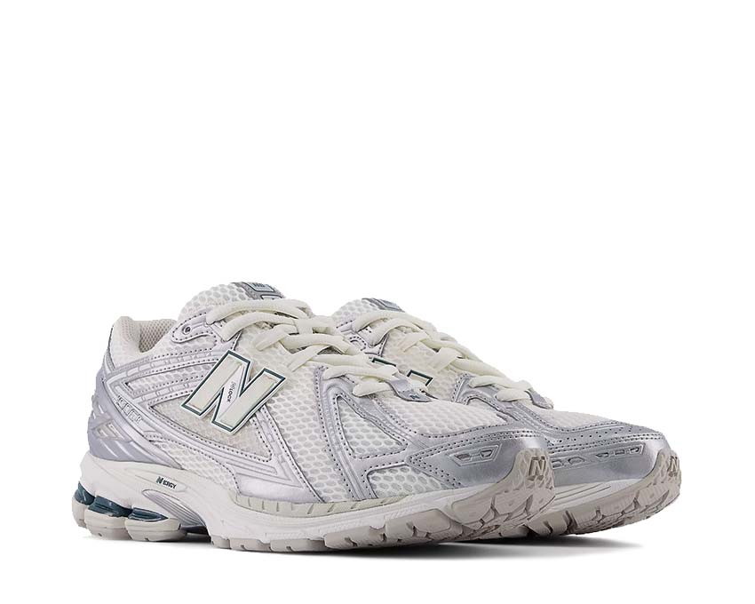 New Balance 1906R Silver Metallic / Sea Salt - New Spruce M1906REE