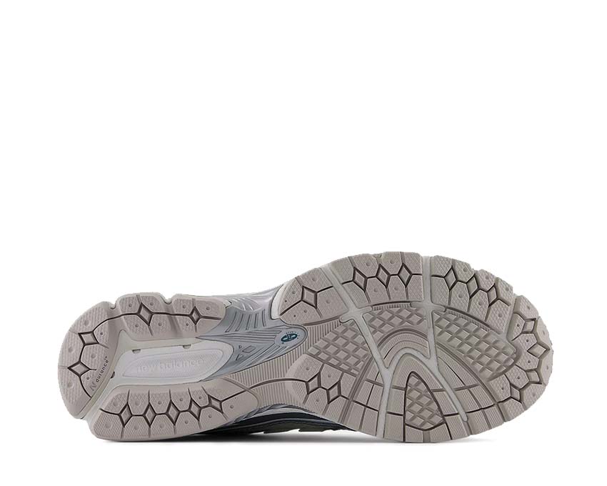 New Balance 1906R Silver Metallic / Sea Salt - New Spruce M1906REE