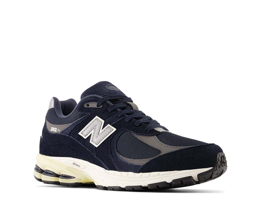 New Balance 2002R Navy / Eclipse M2002RCA
