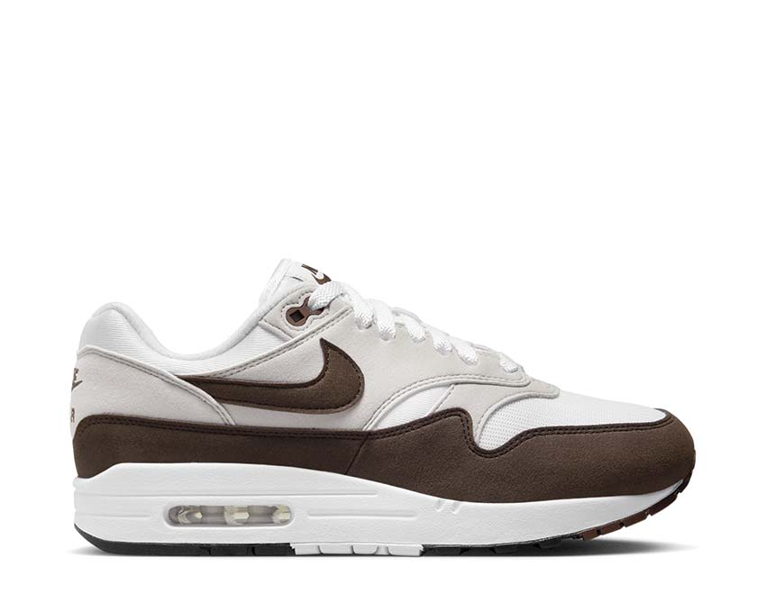 Nikes Air Max series is no stranger too gradients Neutral Grey / Baroque Brown - White - Black DZ2628-004