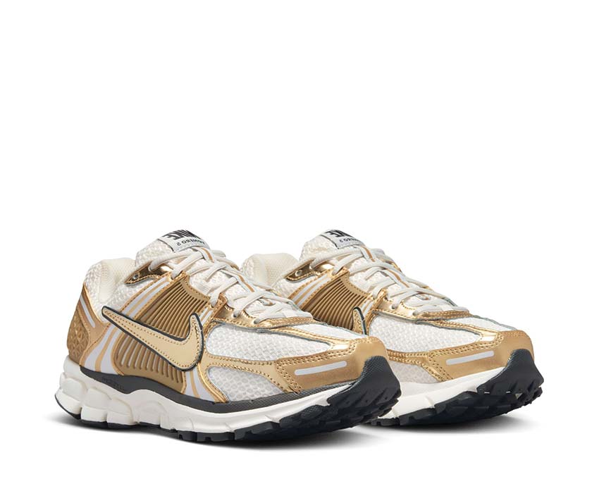 Nike Zoom Vomero 5 GLD W Photon Dust / Metallic Gold - Gridiron - Sail HF7723-001