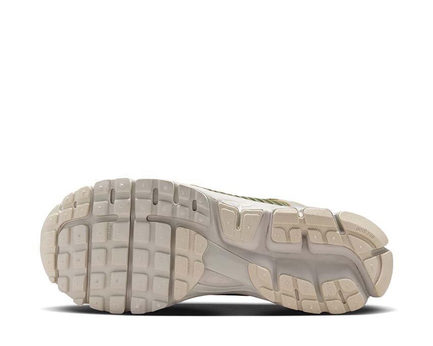 Nike Zoom Vomero 5 Neutral Olive / Black - Medium Olive FJ1915-200