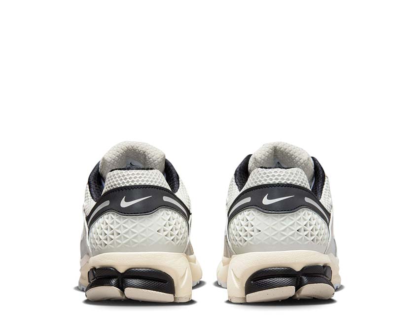 Nike Zoom Vomero 5 Premium Pale Ivory / White - Light Bone FN7649-110