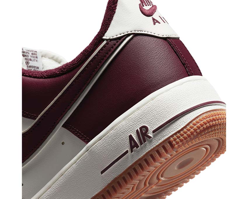 Nike Air Force 1 '07 LV8 Sail / Night Maroon - Gum Med Brown DQ7659-102