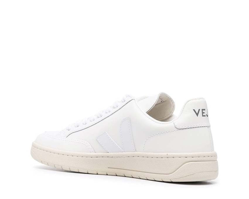 Veja V-12 Leather Extra White XD0202297B