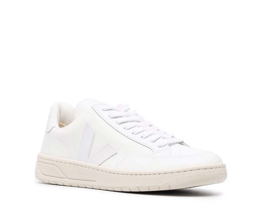 Veja V-12 Leather Extra White XD0202297B