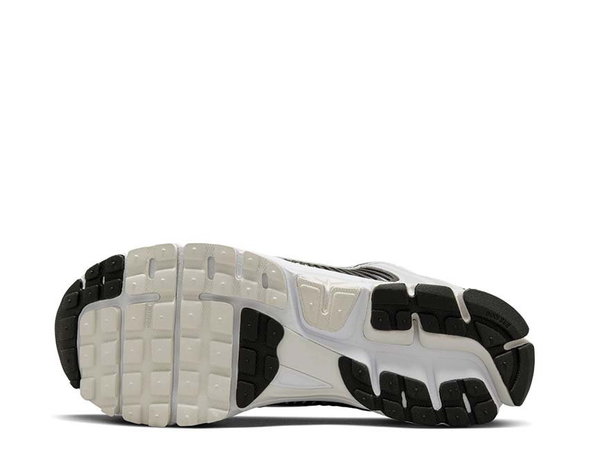 Nike Zoom Vomero 5 White / Black - Platinum Tint - Metallic Platinum FB9149-101