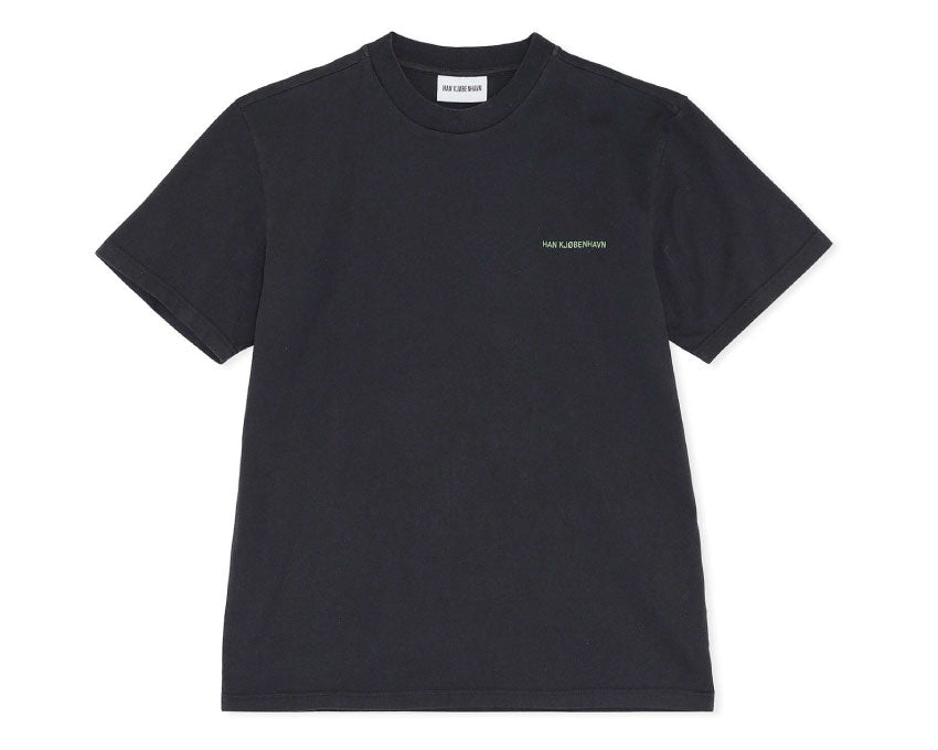 Han Kjobenhavn Boxy Tee Social Resort Faded Black M130173