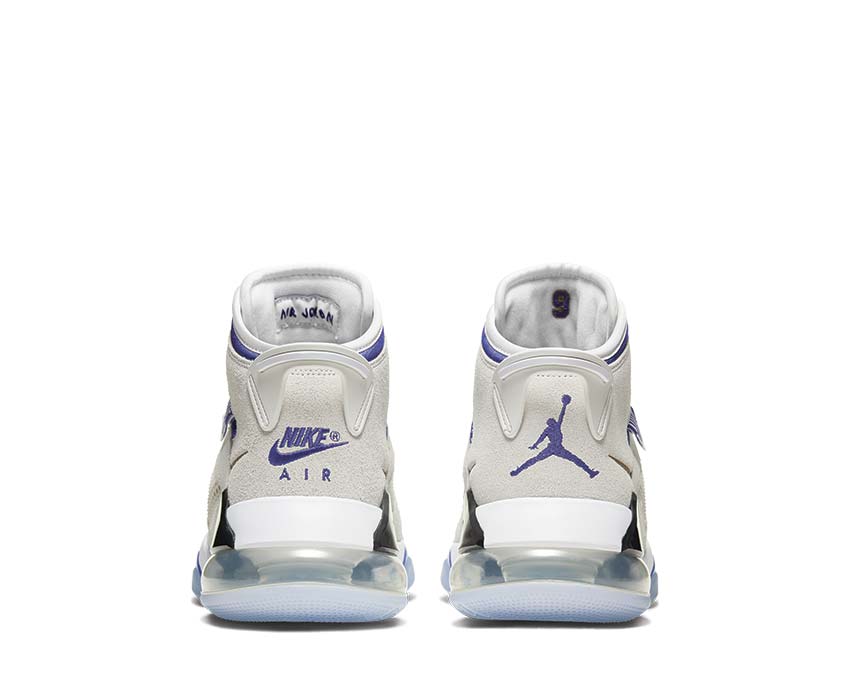 Jordan Mars 270 Summit White / Metallic Gold CV3046-100