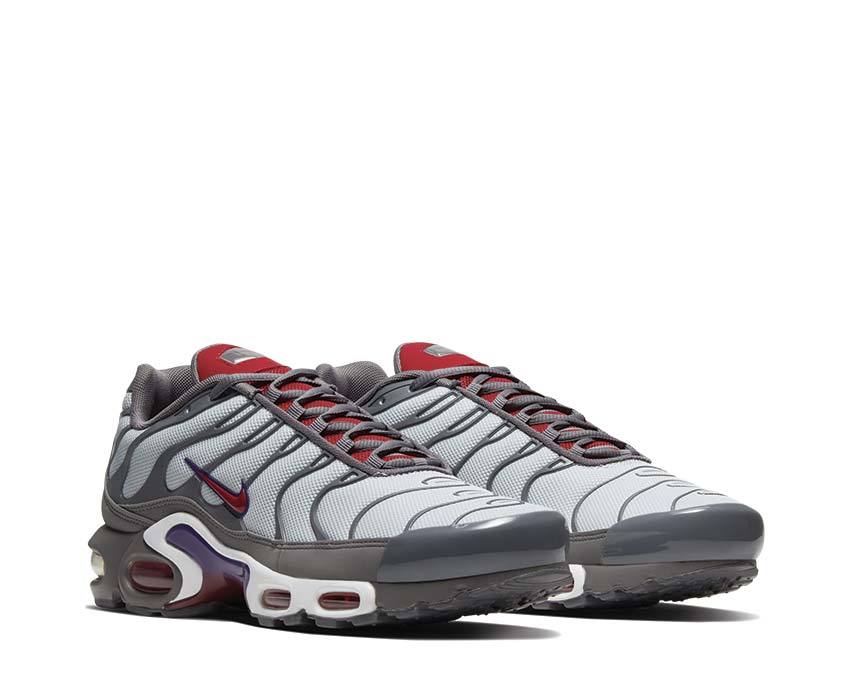 Nike Air Max Plus Metallic Platinum / Gym Red - Gunsmoke - White 852630-041
