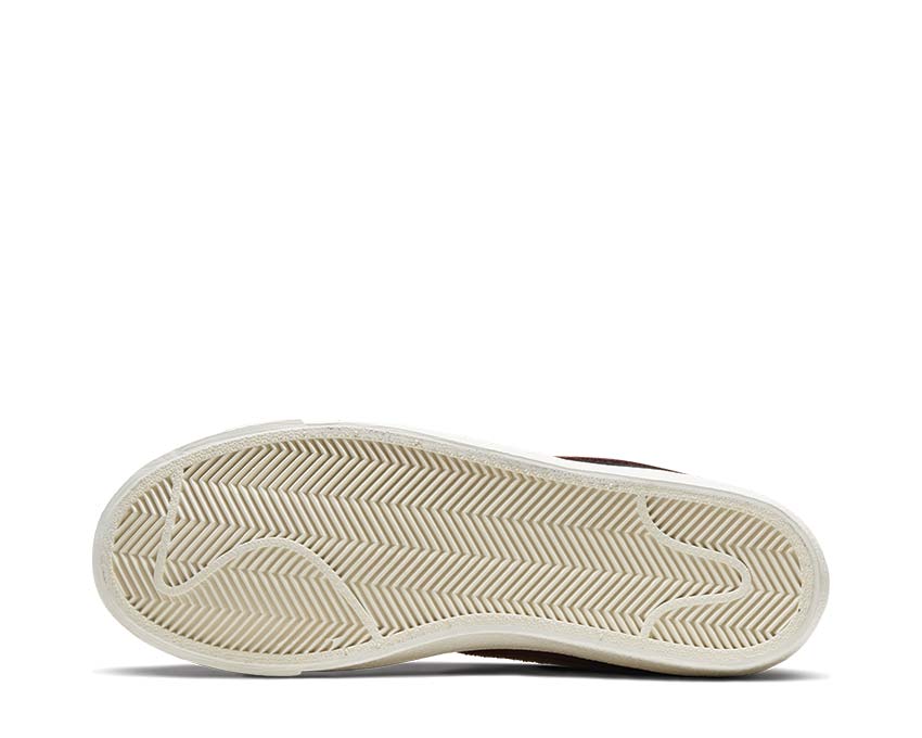 Nike Blazer Mid '77 W QS Black / Team Red - University Gold - Flax CU6442-001