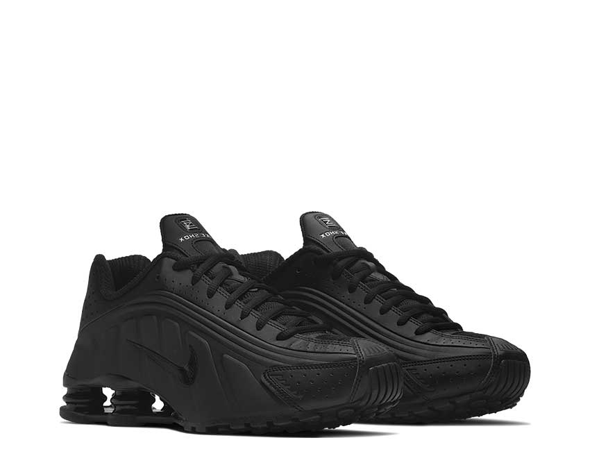 Nike Shox R4 Black White 104265-044