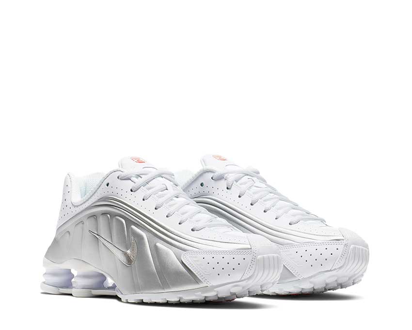 Nike Shox R4 White Metallic Silver 104265-131