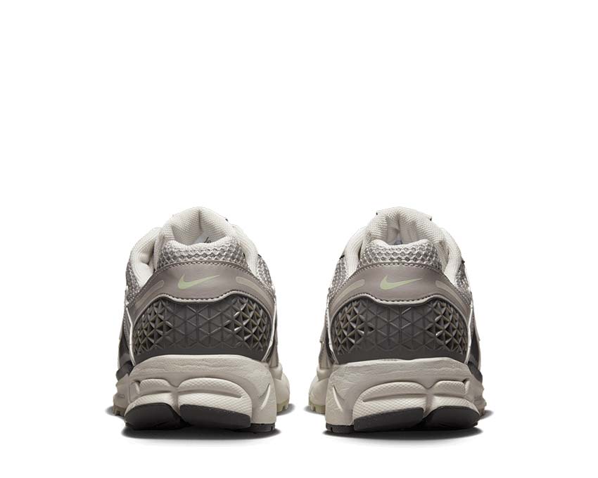 Nike Zoom Vomero 5 Cobblestone / Light Bone FB8825-001