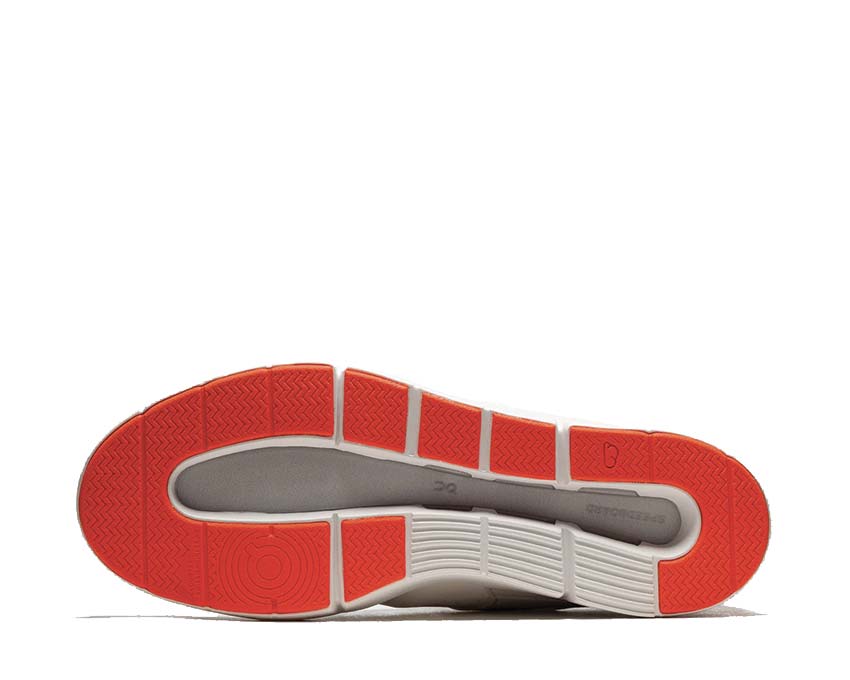 ON The Roger Clubhouse Frost / Flame 48.98507