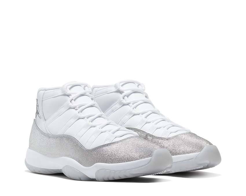 Air Jordan 11 Retro White / Metallic Silver - Vast Grey AR0715-100