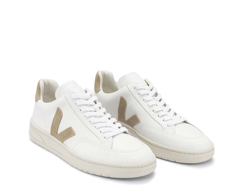VEJA V-12 Leather Extra White / Dune XD0202896A