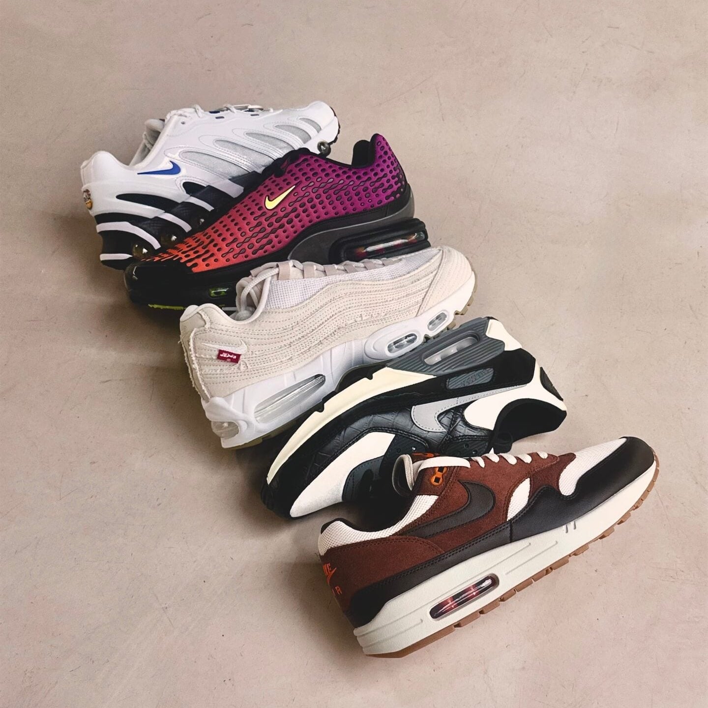 nike tuned barely rose