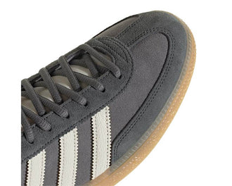 Adidas Handball Spezial Grey Four vue latérale — tige daim gris trois bandes
