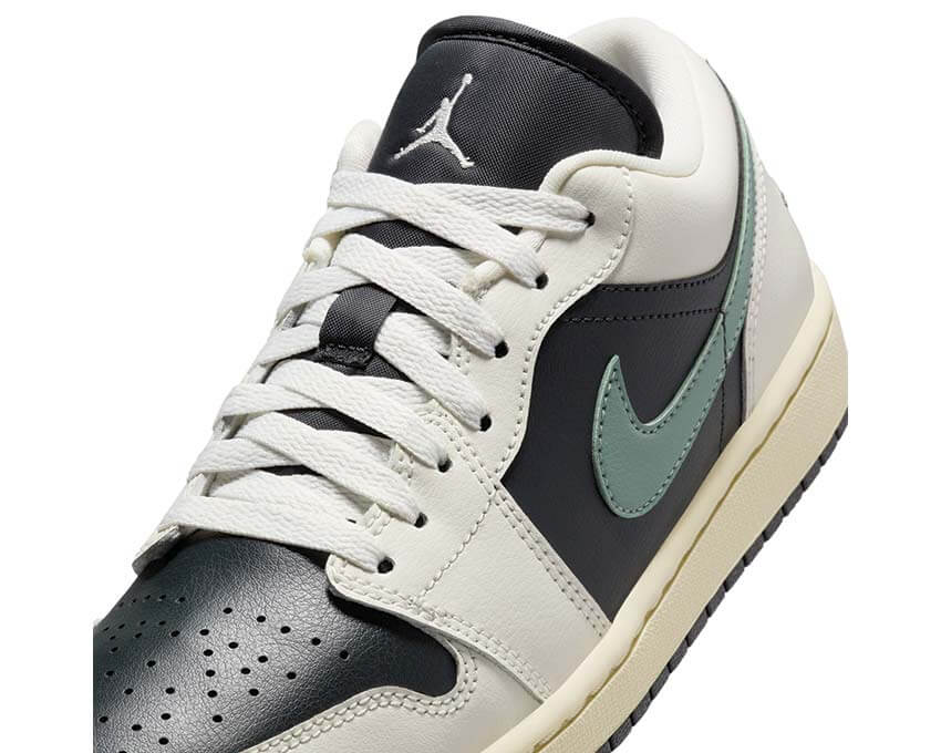 Air Jordan 1 Low W Jade Smoke Trainers | NOIRFONCE