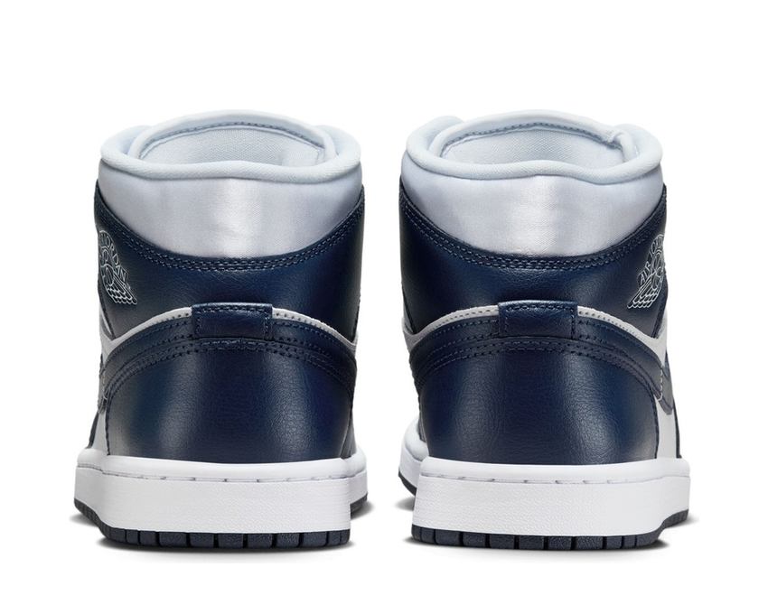 Air Jordan 1 Mid Se W "Football Grey"