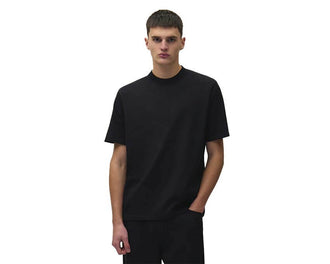 Arte Big Logo Back T-shirt Negro vista lateral — camiseta hombre corte oversize