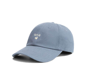 Arte Heart Logo Cap Azul — gorra unisex logo corazón bordado ajustable