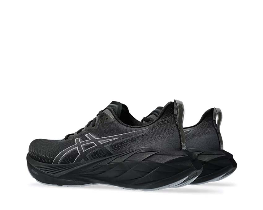 Asics Novablast 4 Black / Graphite Grey 1011B693-002