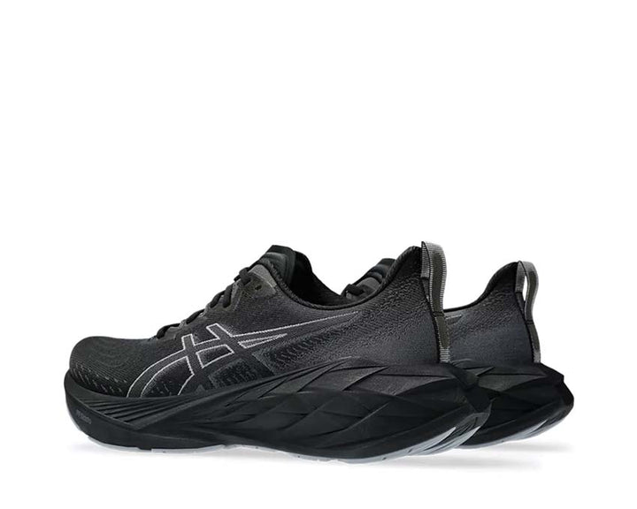 Asics Novablast 4 Black / Graphite Grey 1011B693-002