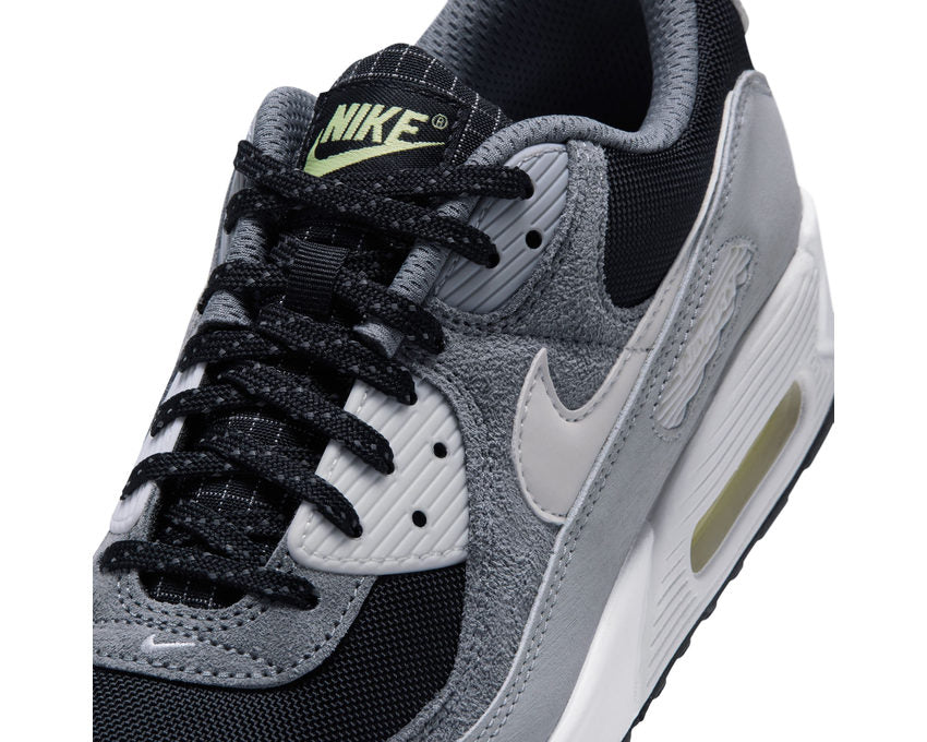 Nike Air Max 90 "Platinum Tint"