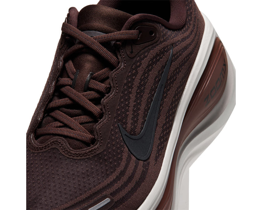 Nike Vomero Plus "Baroque Brown"