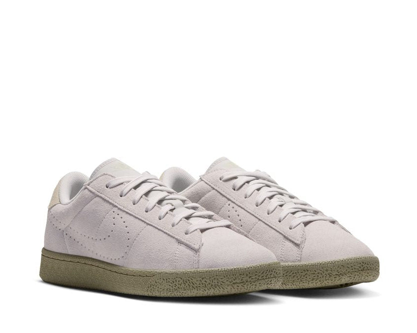 Nike Tennis Classic Cs W "Light Bone"