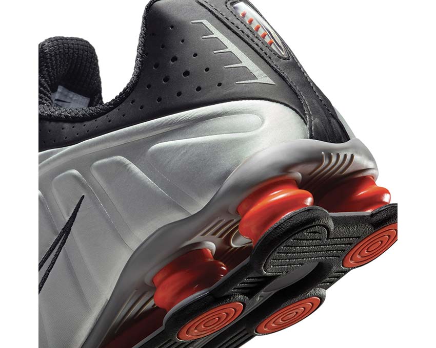 Nike Shox R4 Metallic Silver | NOIRFONCE
