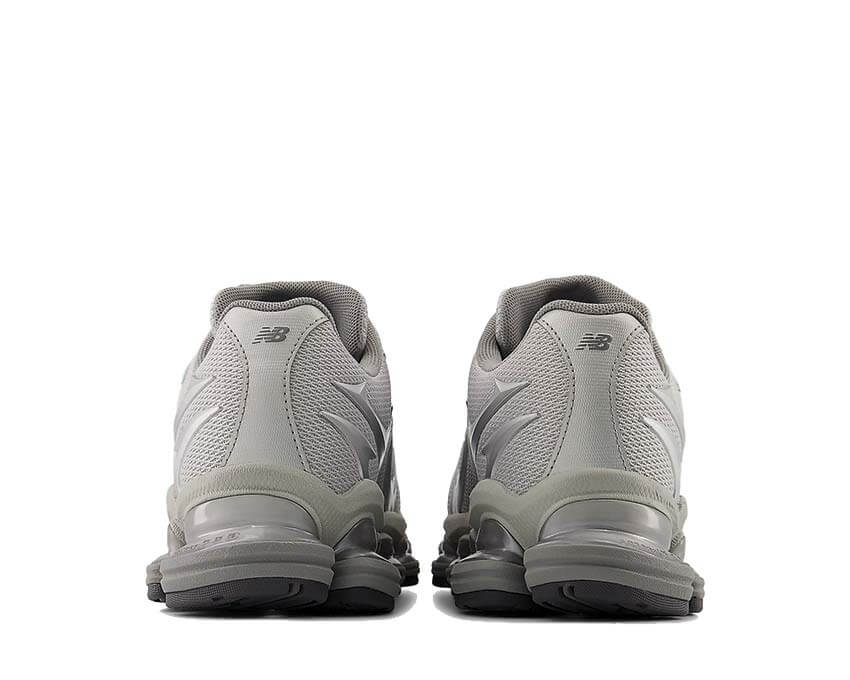 New Balance 2000 Silver Metallic W | NOIRFONCE
