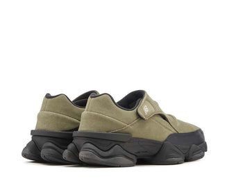 New Balance 8040 Dark Olivine vue latérale — design outdoor robuste