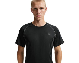 Nike ACG "Wildsee" Tee Black IO1452-010 — men's outdoor trail t-shirt black