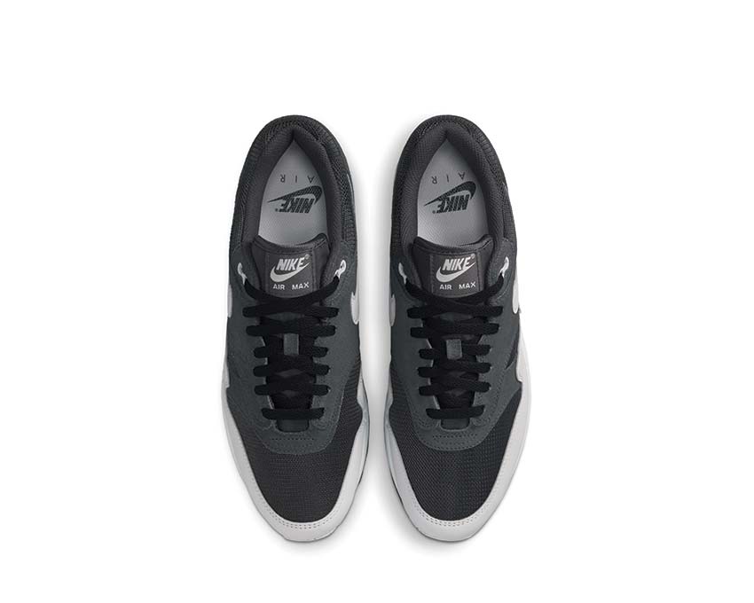 air max 1 essential white black