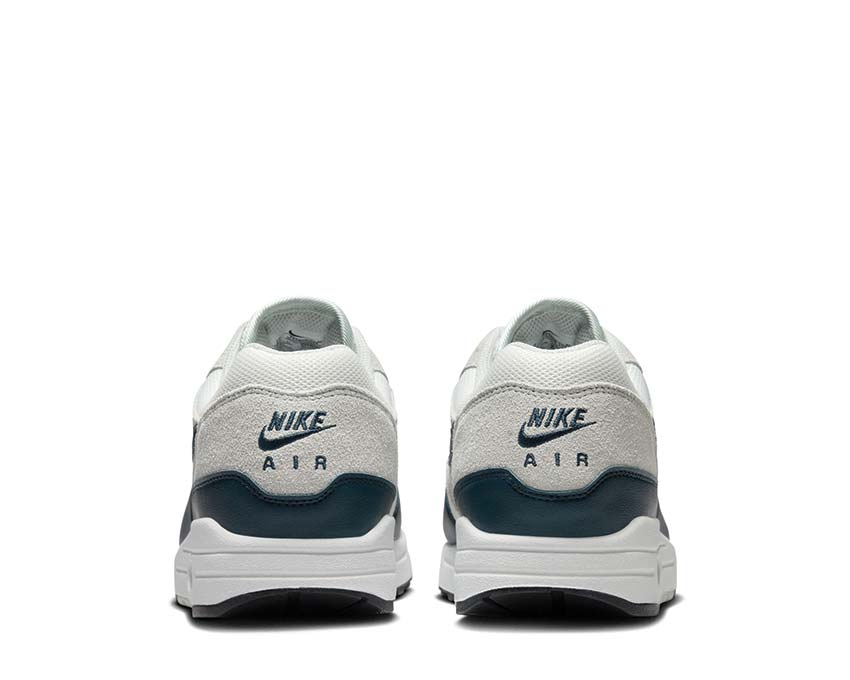 Nike air max navy white shop
